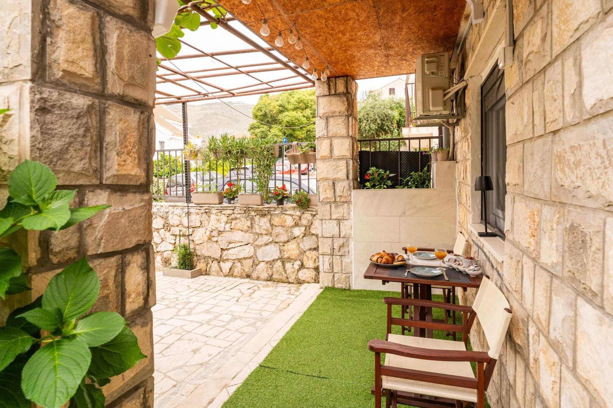 Lapad Sunshine Apartment ดูบรอฟนิก ภายนอก รูปภาพ